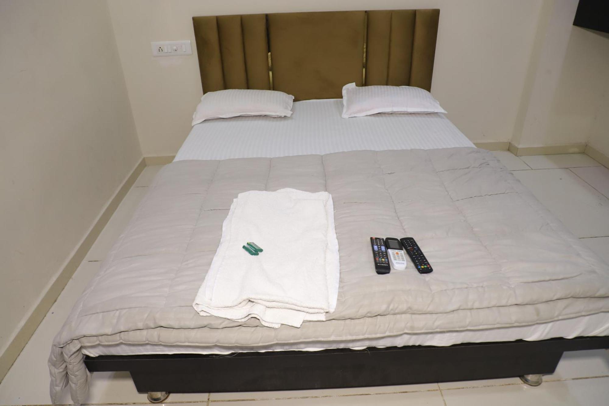 Satkar Home Stay Ujjain Exterior photo